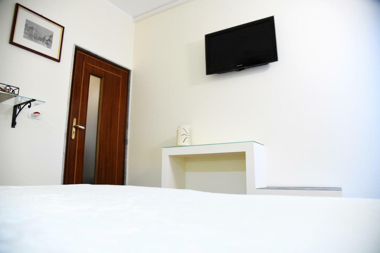 B&B Al Vecchio Glicine Торе Кане Екстериор снимка